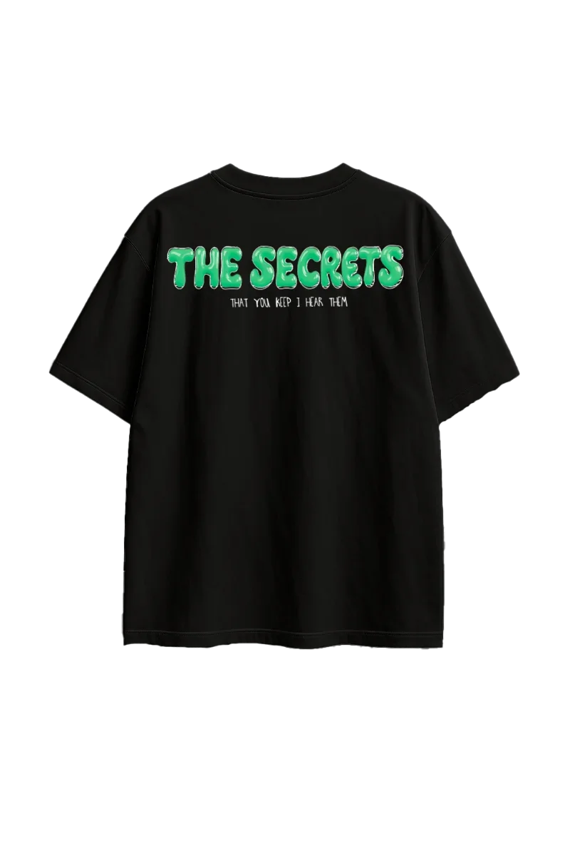 Remera over SECRETS - vista 2