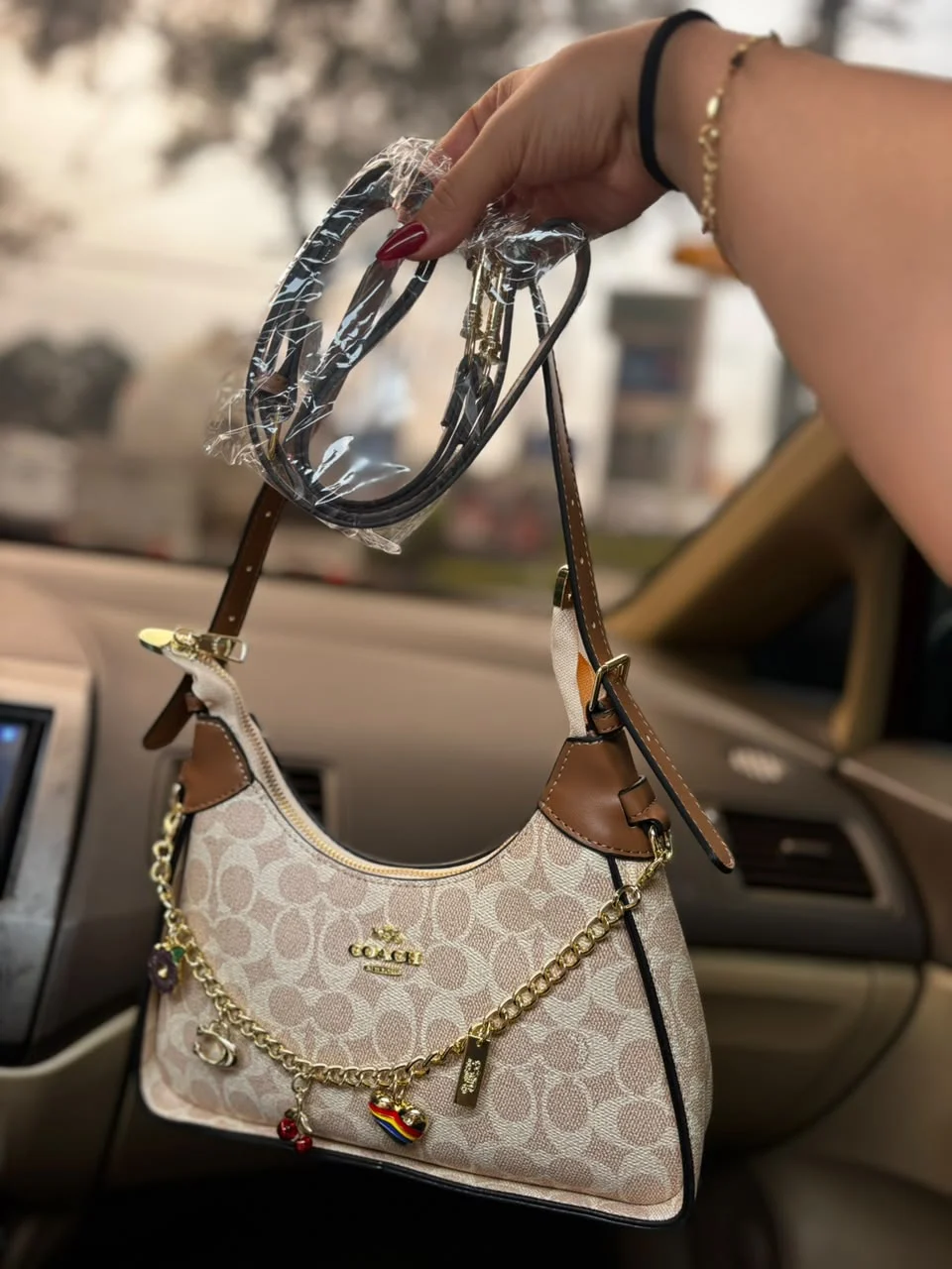 SHOULDER BAG